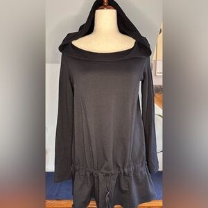 Chalet Black Long Sleeve Hooded Top, size XS, USA-made long sleeves
